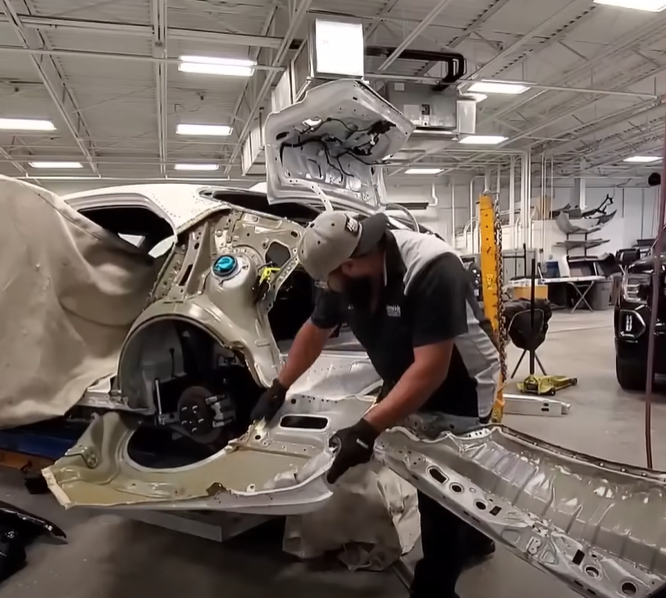 Cover photo of Charging Bull Auto Body